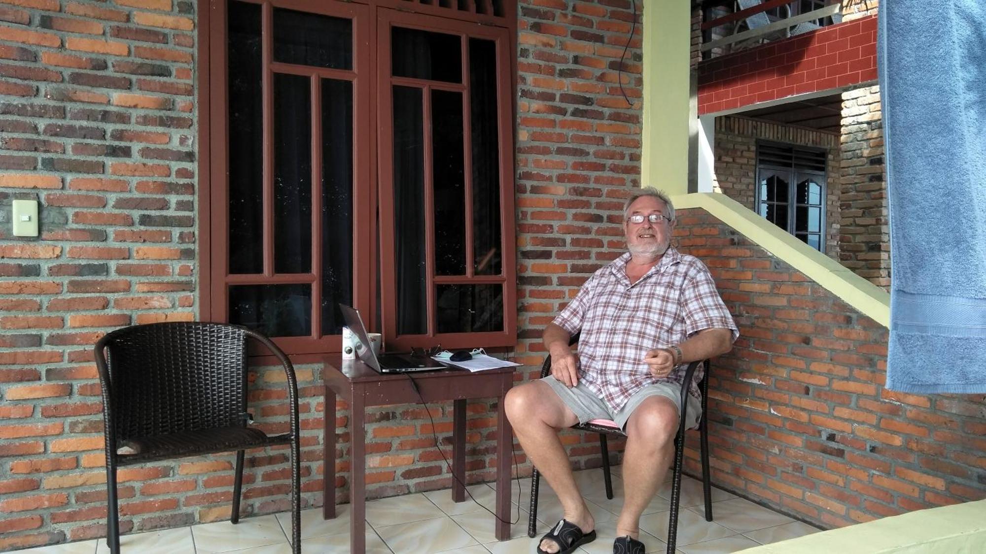 בראסטגי Vulkaan Homestay מראה חיצוני תמונה