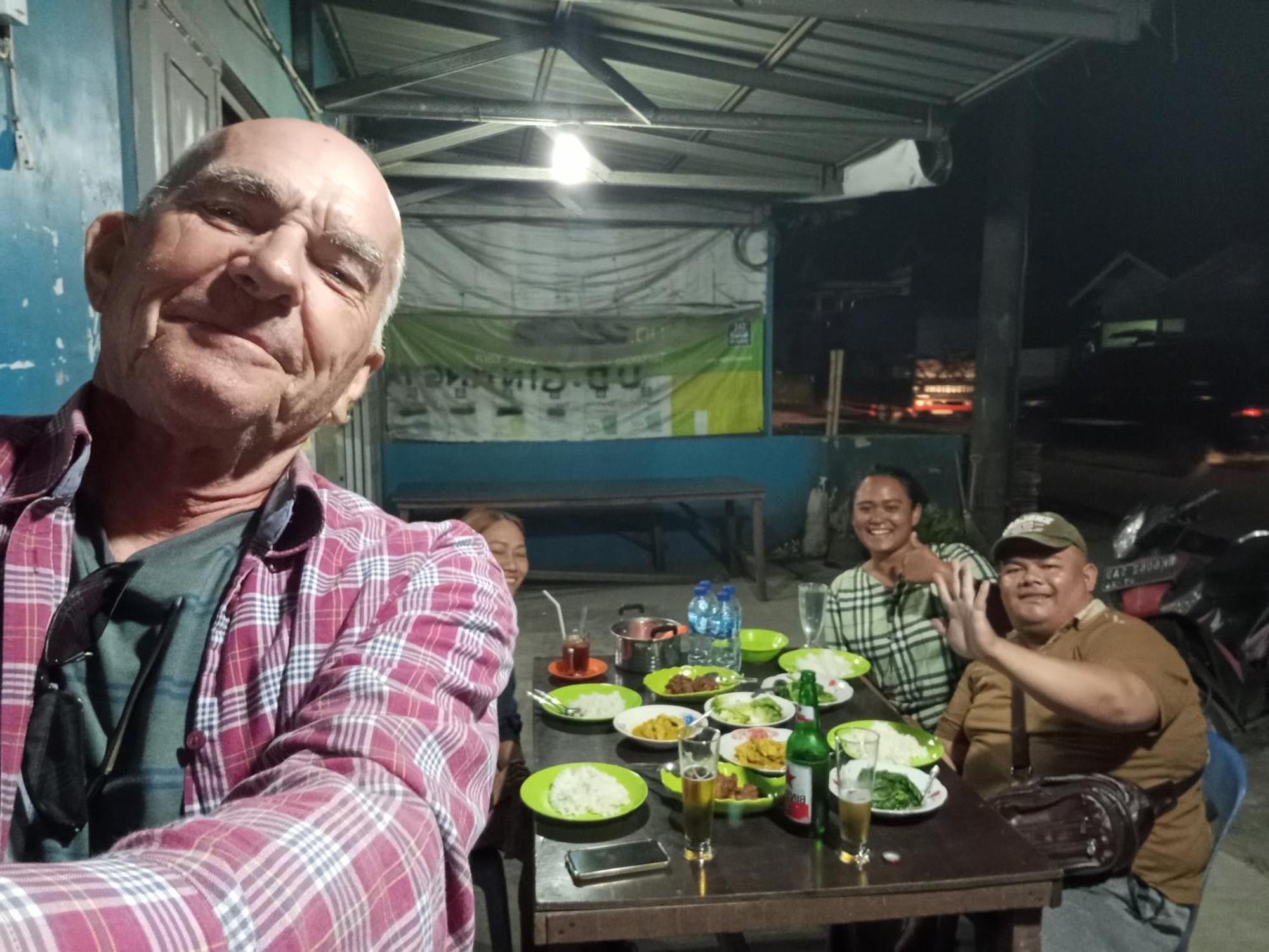 בראסטגי Vulkaan Homestay מראה חיצוני תמונה