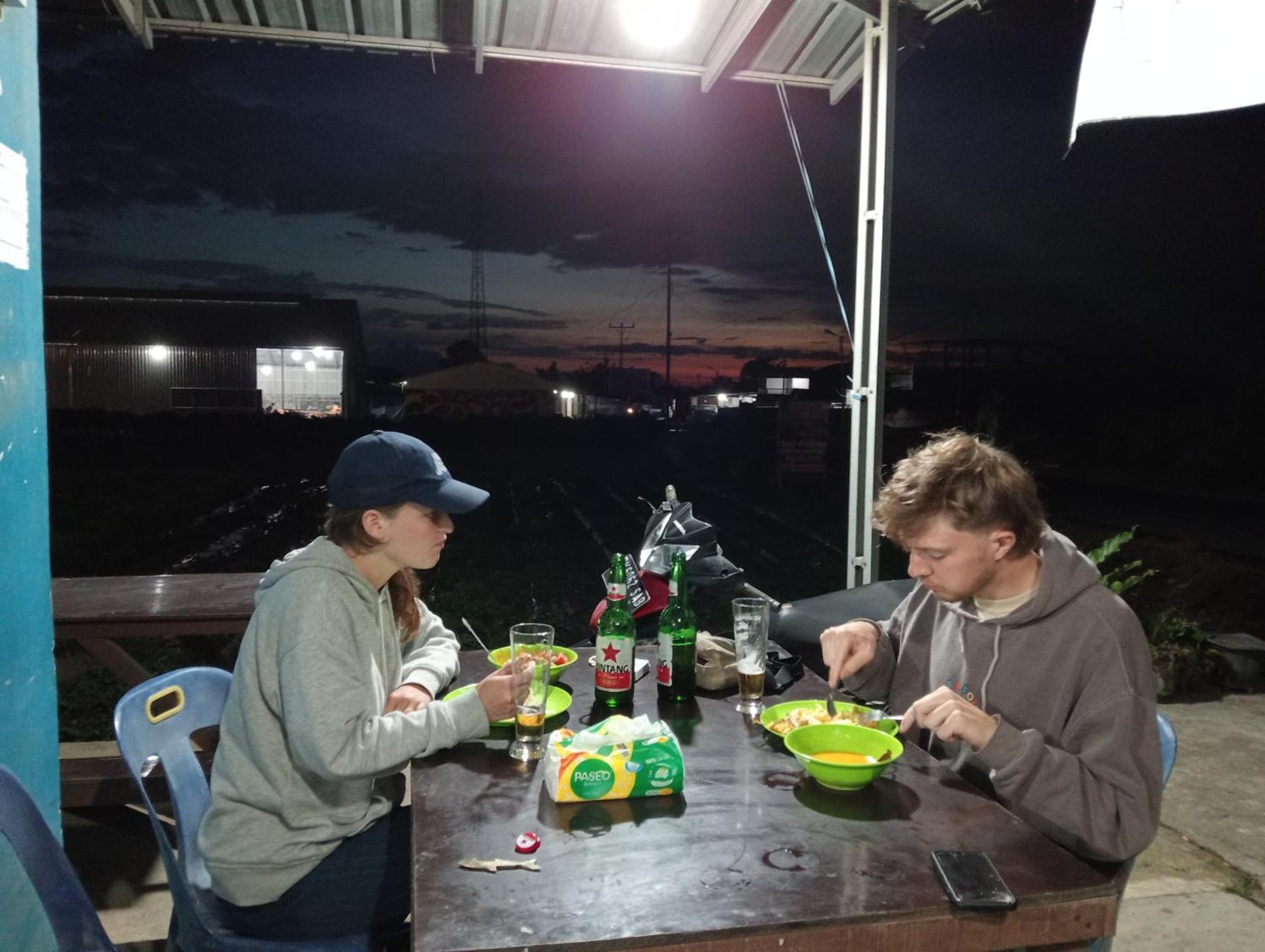 בראסטגי Vulkaan Homestay מראה חיצוני תמונה